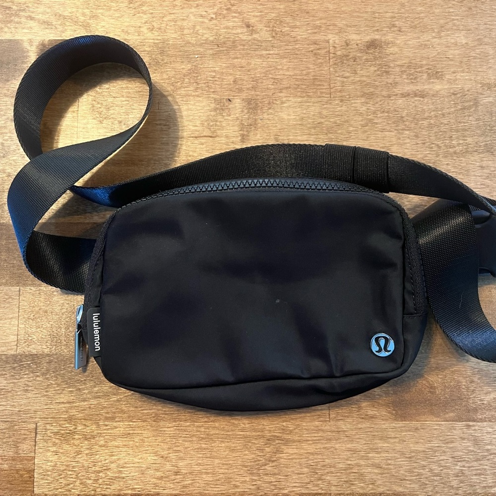LULULEMON BELT BAG